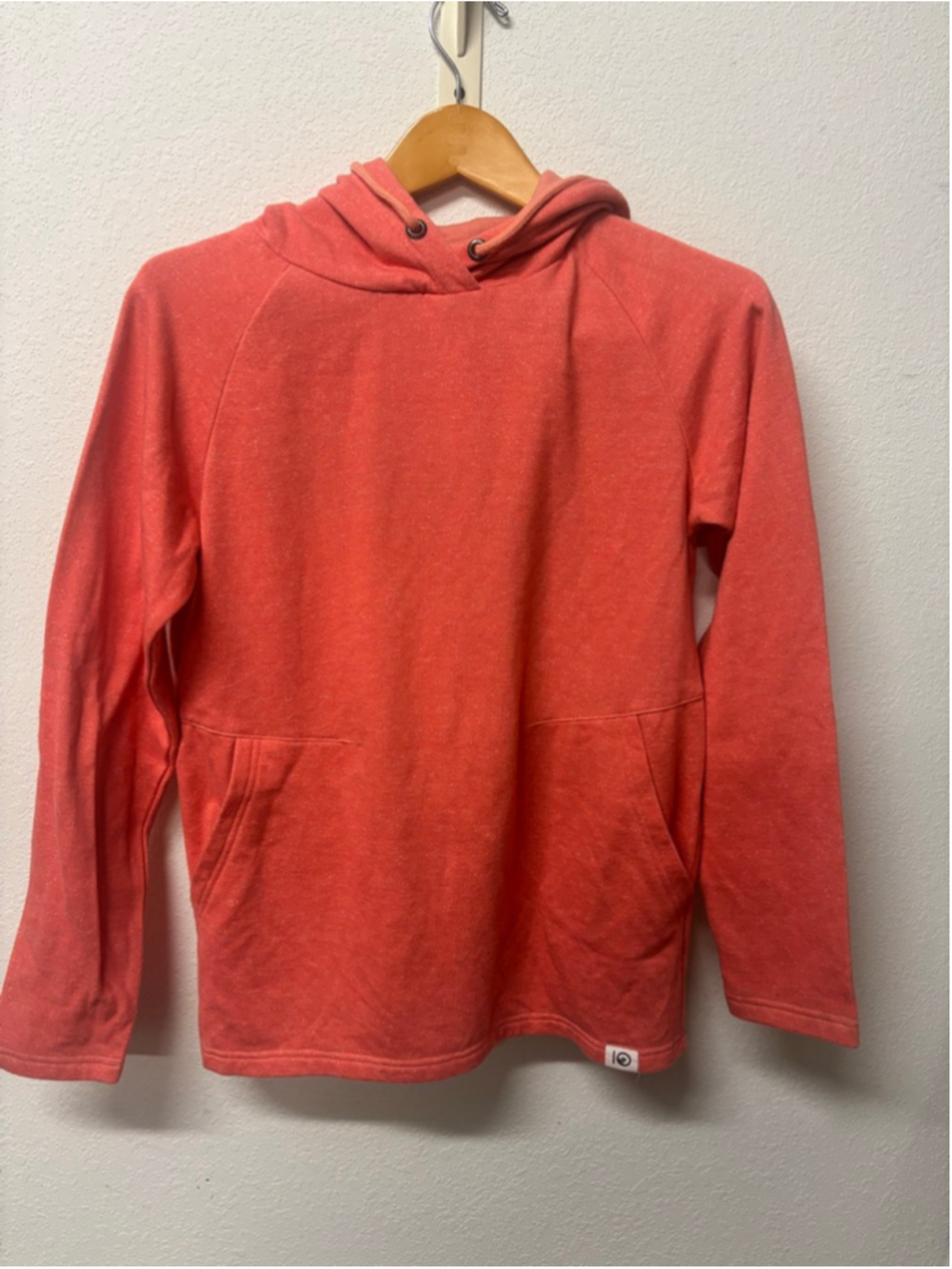 Women's Tentree Coral Raglan Hoodie Small organic cotton